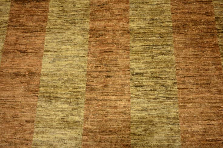 Detail image of 4' 1 x 5' 8 Hand Knotted Modern Ziegler Oriental Rug
