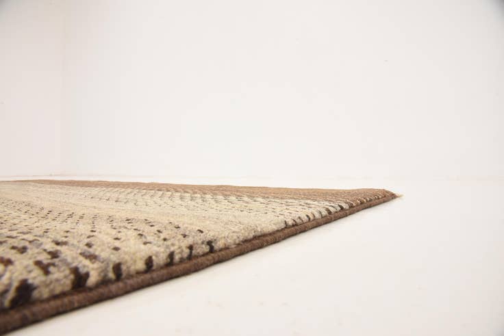 Detail image of 4' x 5' 10 Hand Knotted Modern Ziegler Rug