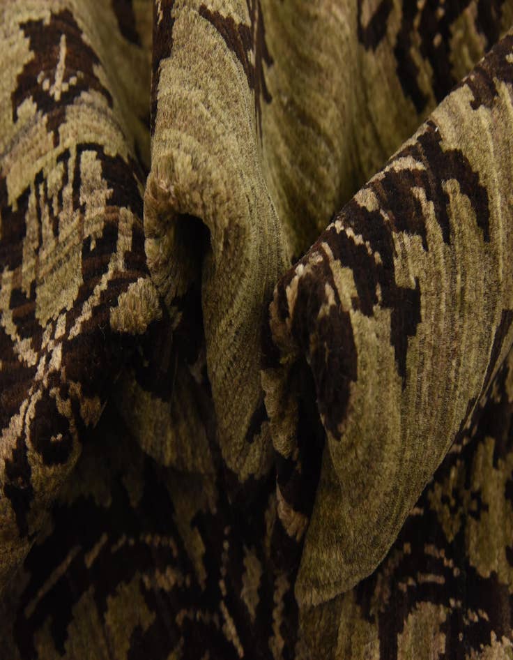 Detail image of 5' 5 x 7' 10  Hand Knotted Modern Ziegler Rug