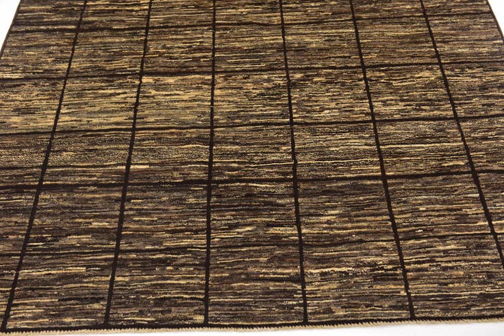 Detail image of 4' 8 x 6' 9 Hand Knotted Modern Ziegler Rug