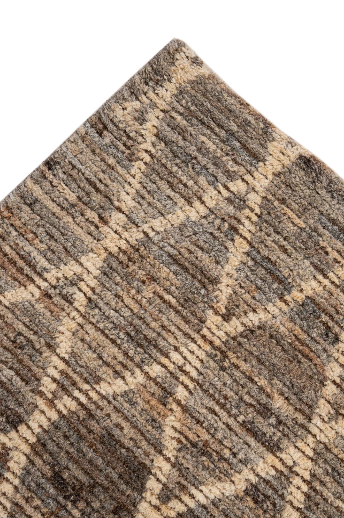 4' 9 x 6' 8 Hand Knotted Moroccan Wool Rug