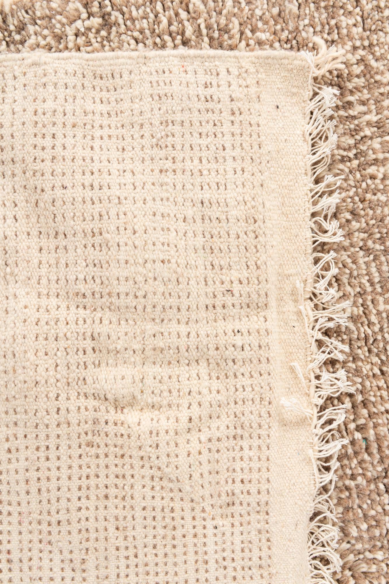4' 9 x 6' 7 Hand Knotted Moroccan Wool Rug