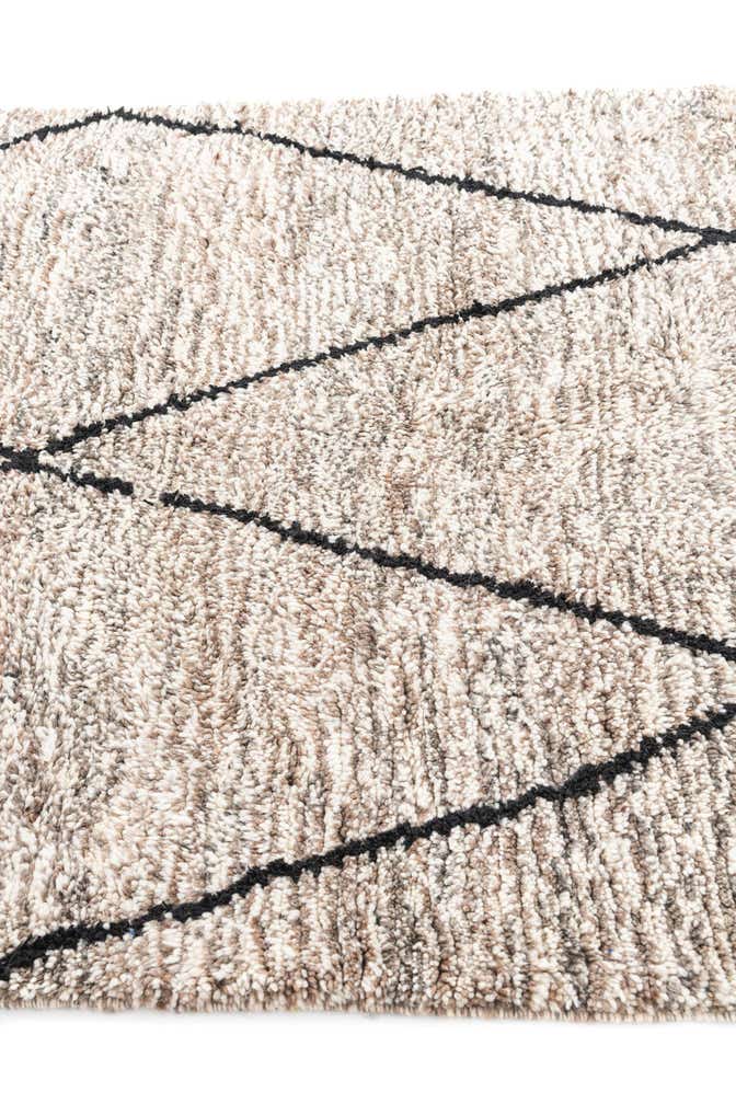 5' x 8' 6 Hand Knotted Moroccan Wool Rug