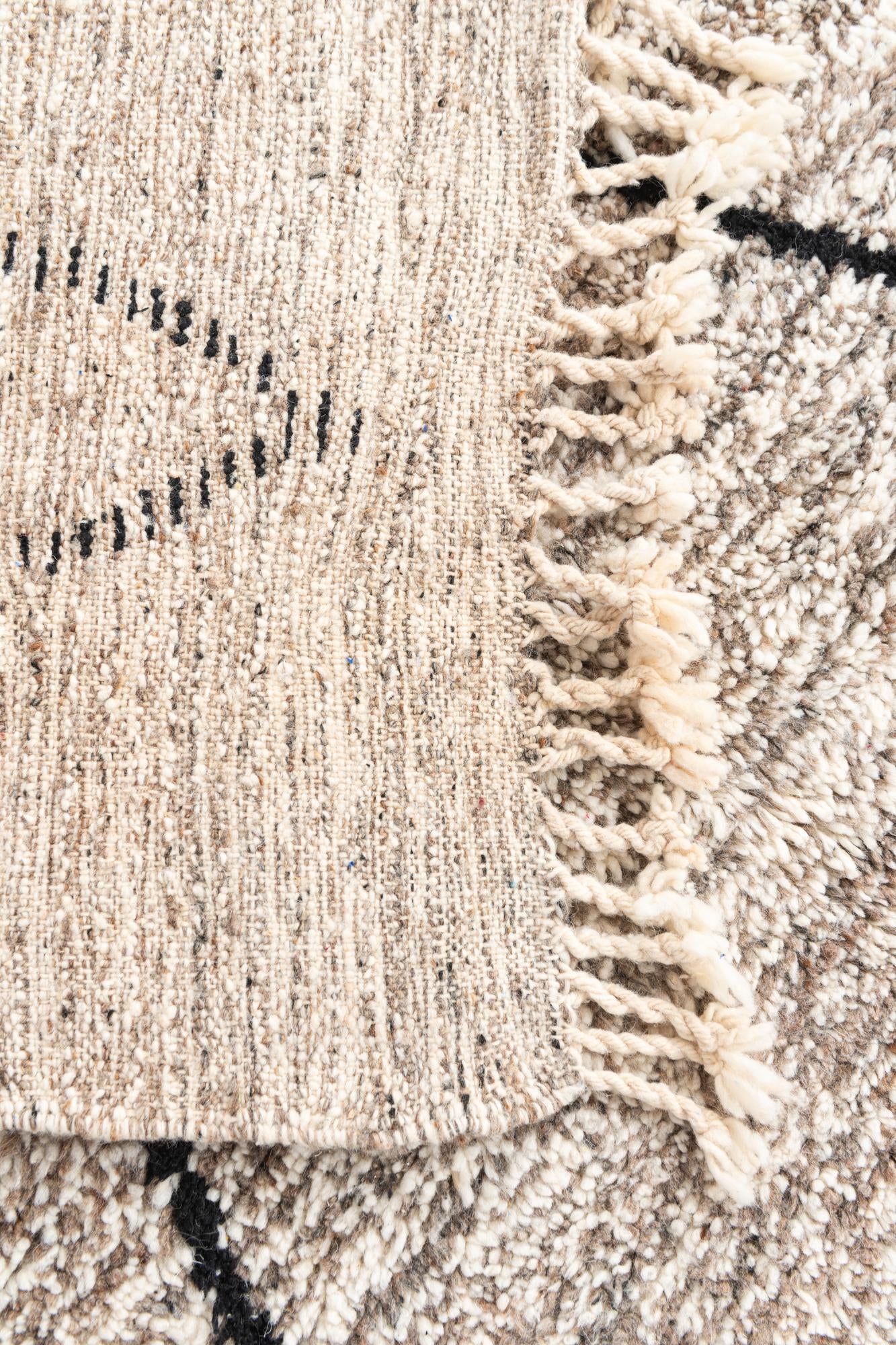 5' x 8' 6 Hand Knotted Moroccan Wool Rug