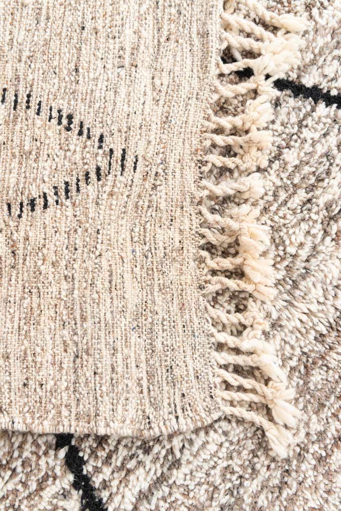 5' x 8' 6 Hand Knotted Moroccan Wool Rug