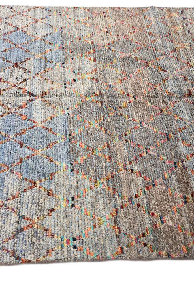 5' 6 x 8' Hand Knotted Moroccan Wool Rug