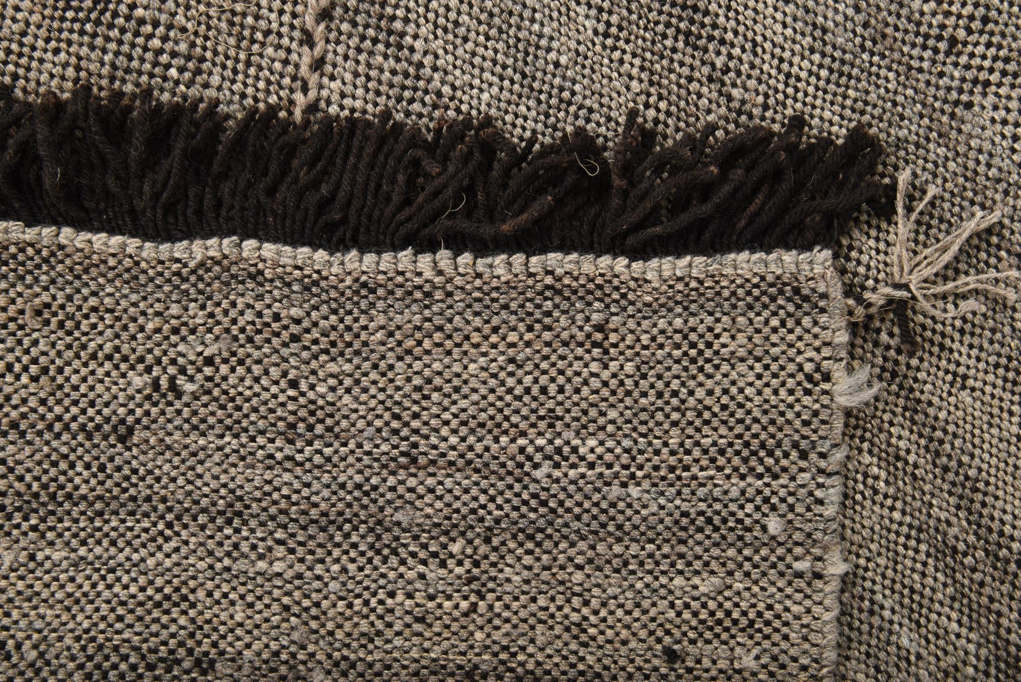 5' 9 x 7' 6 Hand Knotted Moroccan Wool Rug
