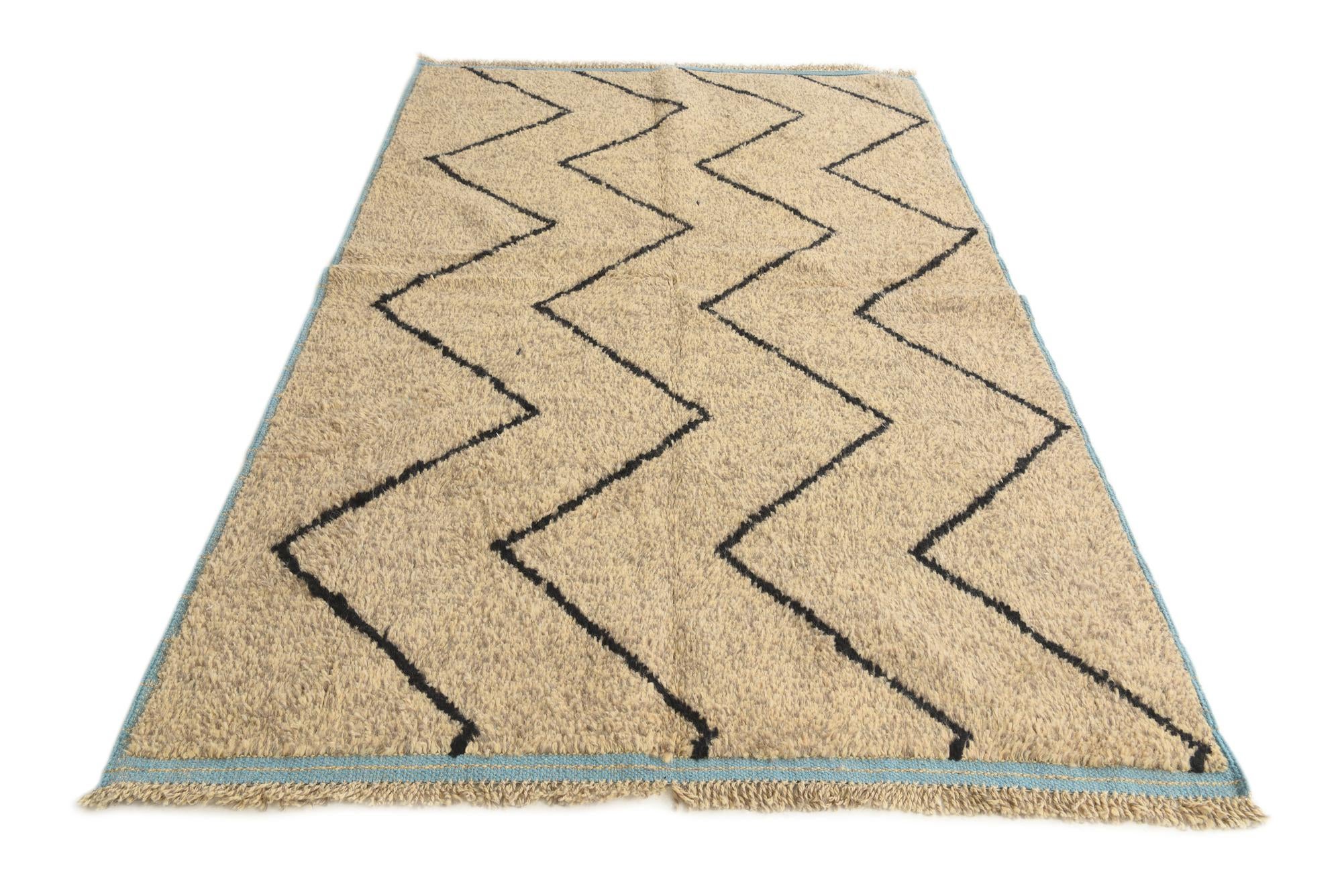 5' 1 x 8' 4 Hand Knotted Moroccan Wool Rug