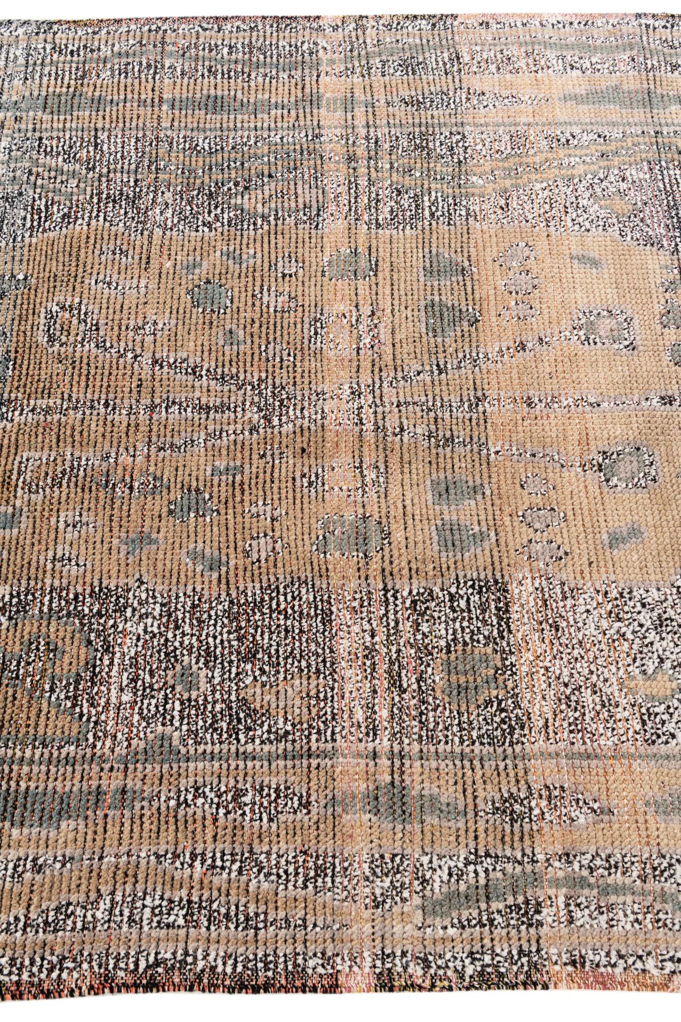 4' 10 x 8' 9 Hand Knotted Moroccan Wool Rug