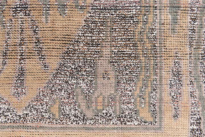 4' 10 x 8' 9 Hand Knotted Moroccan Wool Rug