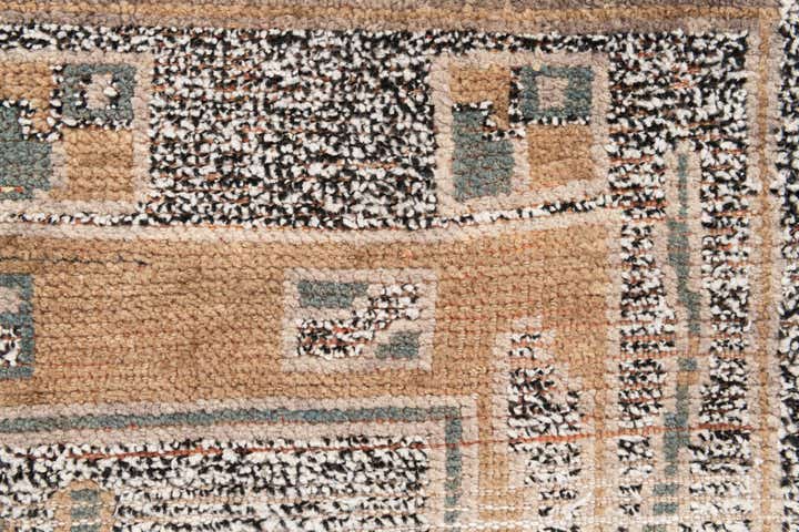 4' 10 x 8' 9 Hand Knotted Moroccan Wool Rug