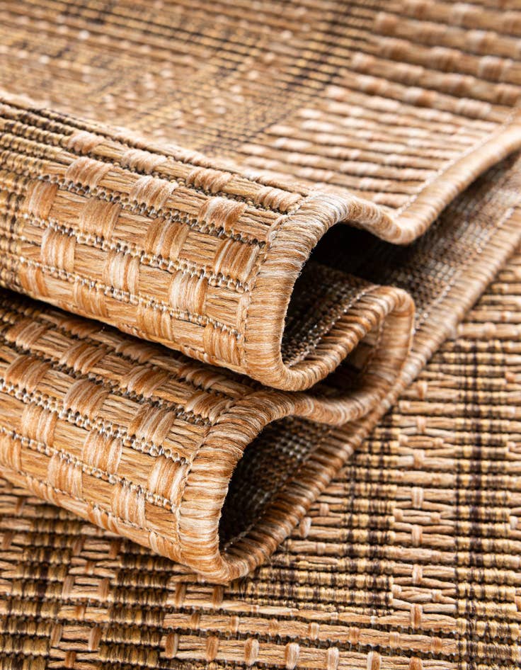 Detail image of 5' 3 x 8' Easy-Clean Border Indoor / Outdoor Rug
