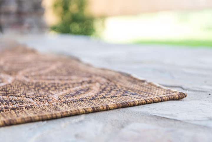 4' x 6' Easy-Clean Lattice Indoor / Outdoor Rug