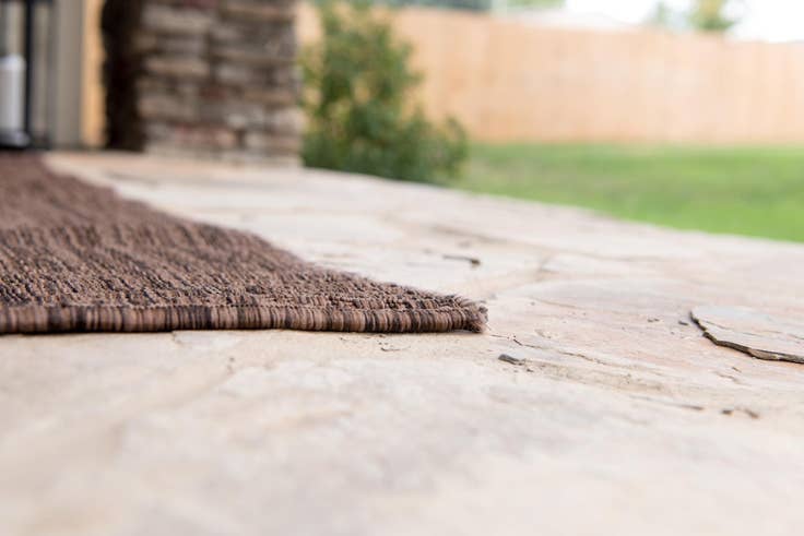 Detail image of 4' x 6' Easy-Clean Solid Indoor / Outdoor Rug