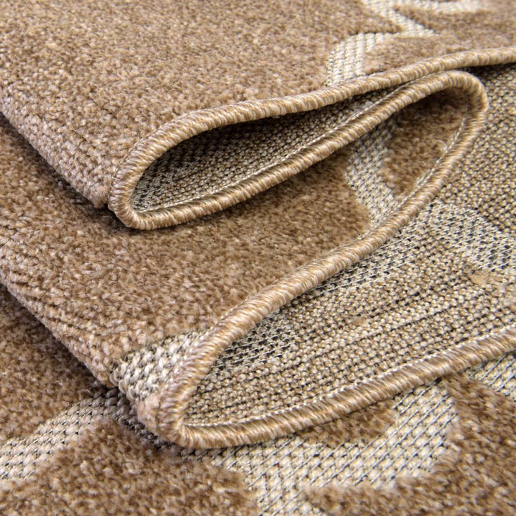 Detail image of 7' x 10' Easy-Clean Trellis Indoor / Outdoor Rug