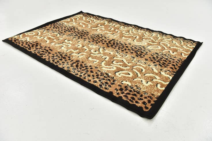 Detail image of 3' 10 x 5' 6 Safari Rug