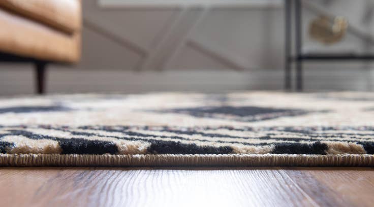 Detail image of 7' x 10' Safari Rug