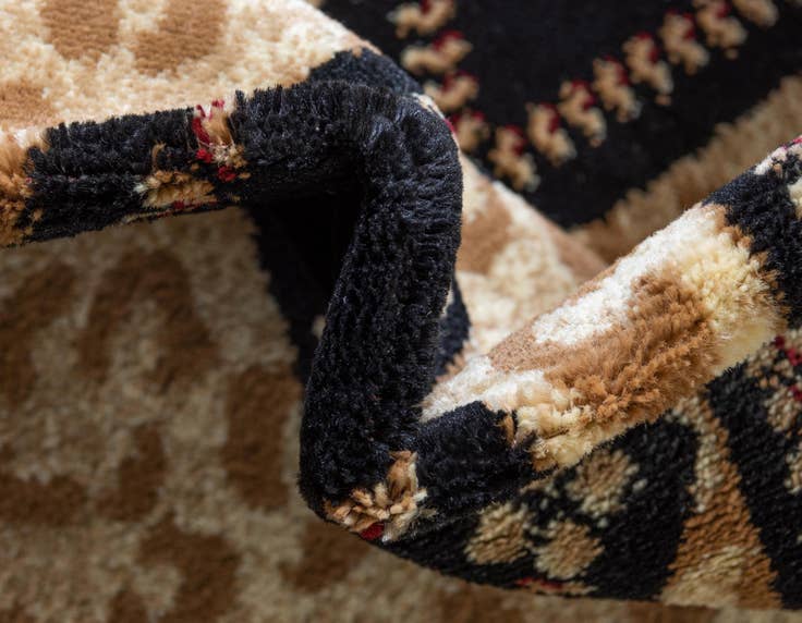 Detail image of 6' x 9' Safari Rug