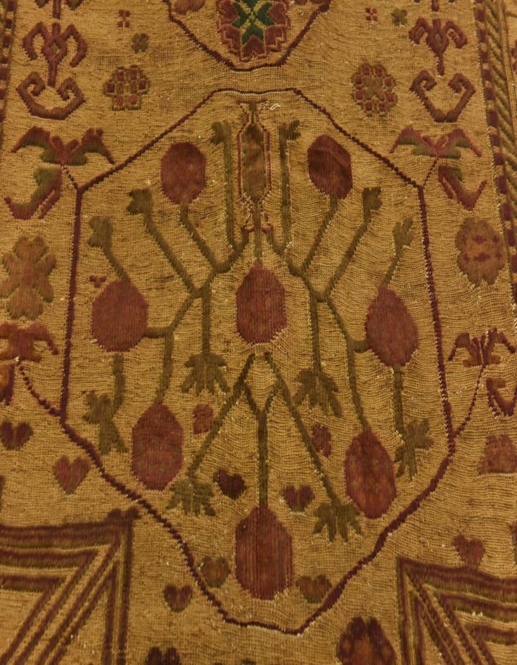 Detail image of 4' 9 x 7' 7 Hand Knotted Sumak Wool Rug
