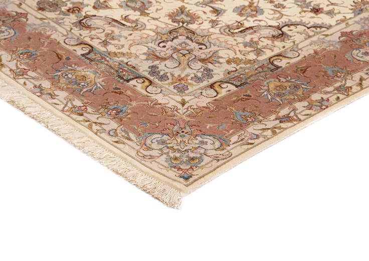 Detail image of 4' 10 x 6' 6 Tabriz Rug