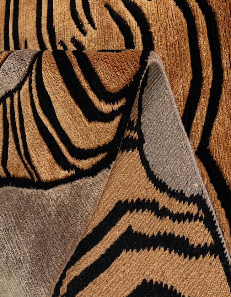 Detail image of 4' x 5' 11  Hand Knotted Tibet Wool Rug