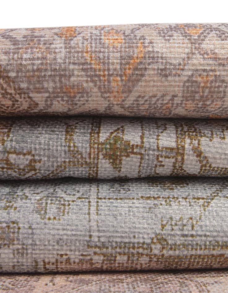 Detail image of 7' 6 x 10' 6 Washable Timeless Rug