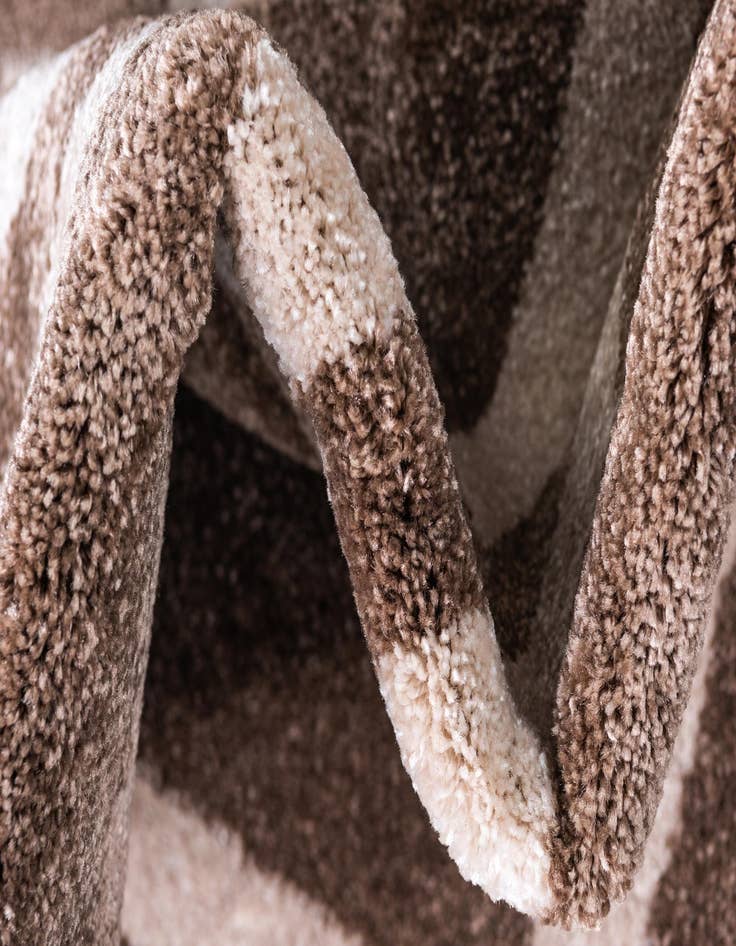 Detail image of 5' 3 x 7' 7 Trellis Rug