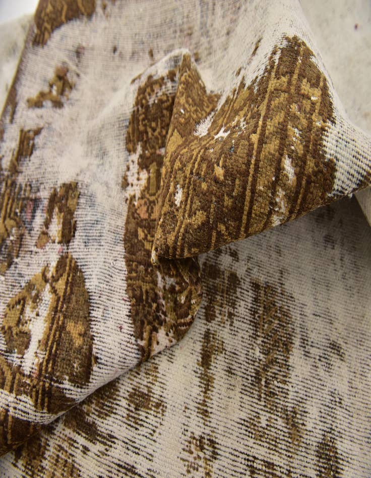 Detail image of 4' 7 x 5' 10  Hand Knotted Ultra Vintage Persian Wool Rug