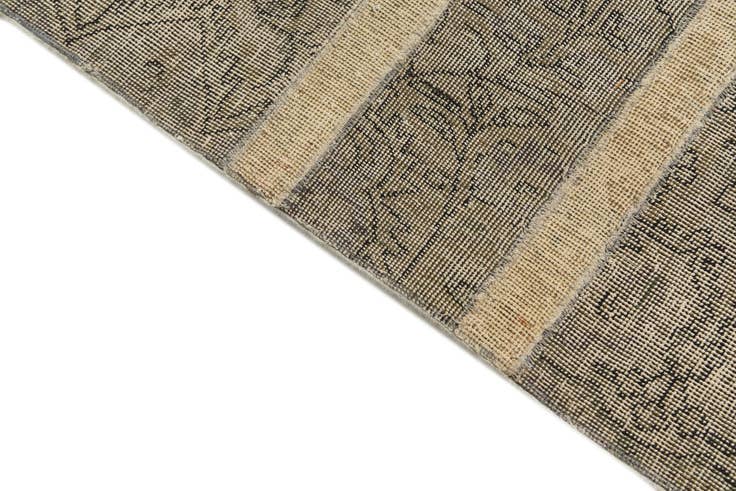Detail image of 5' x 6' 6 Hand Knotted Ultra Vintage Persian Wool Rug