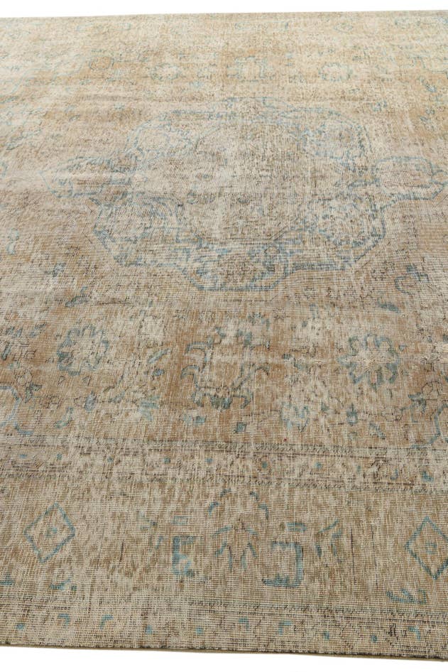 Detail image of 9' 8 x 12' 7 Hand Knotted Ultra Vintage Persian Wool Rug