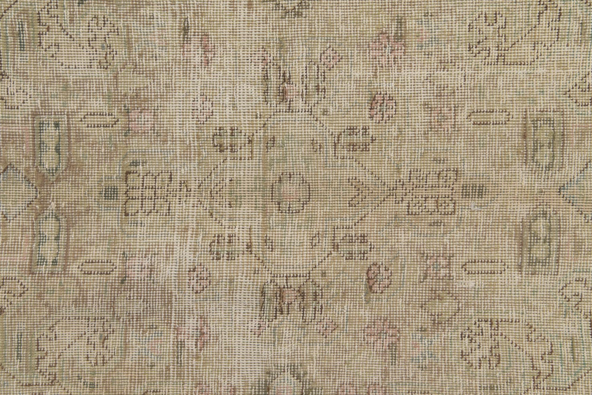 5' 9 x 9' Hand Knotted Ultra Vintage Persian Wool Rug