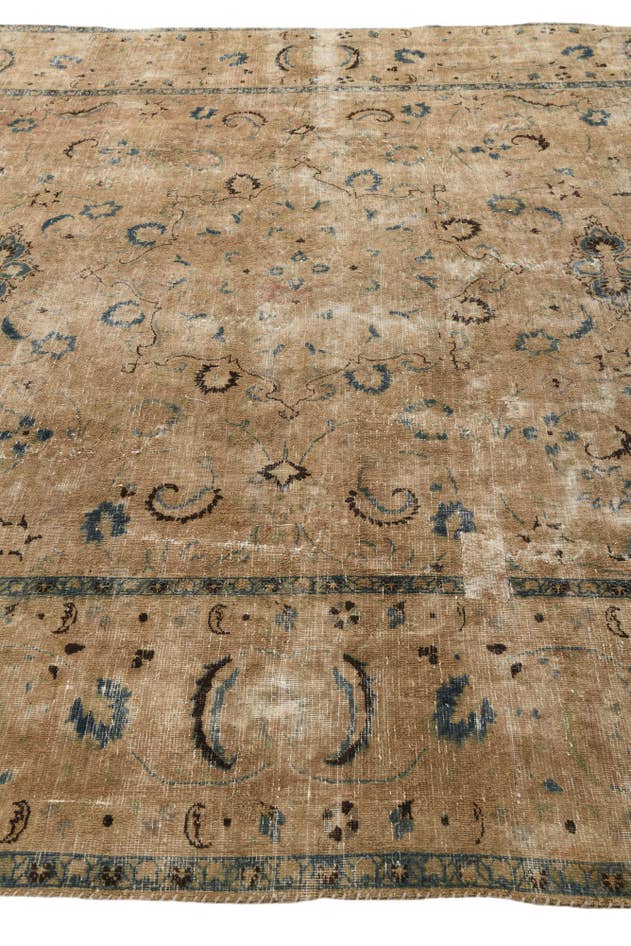 Detail image of 8' 5 x 11' 6 Hand Knotted Ultra Vintage Persian Wool Rug