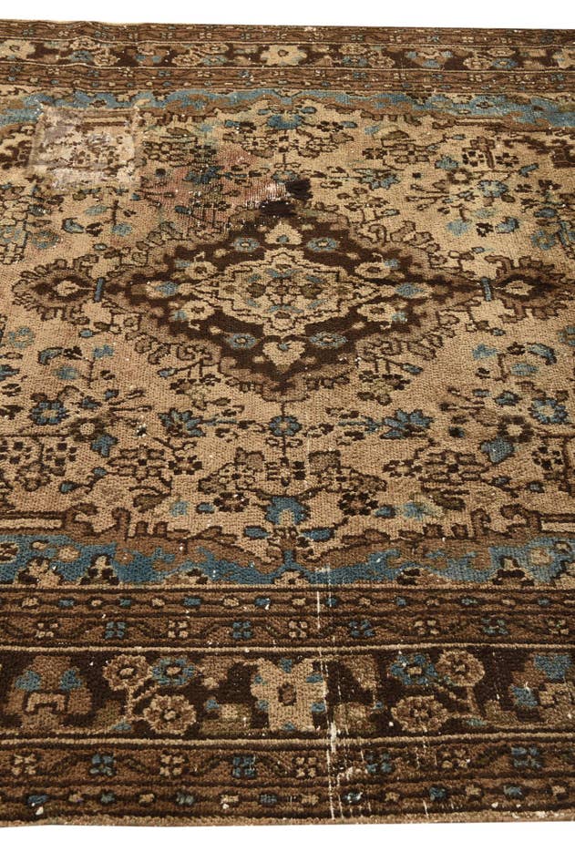 Detail image of 6' 8 x 9' 10 Hand Knotted Ultra Vintage Persian Wool Rug