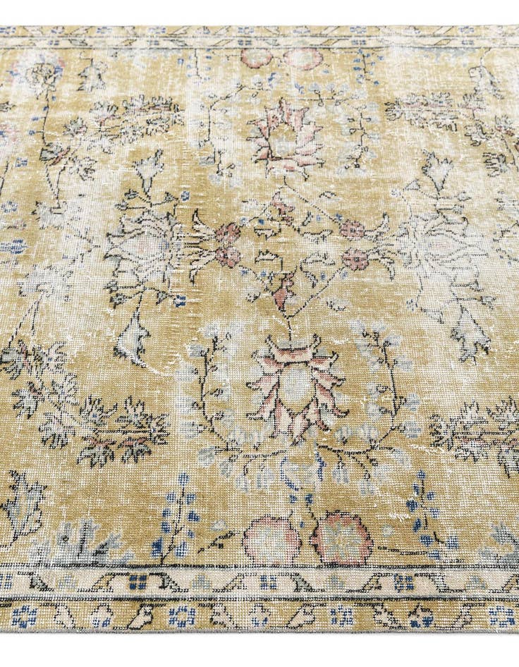 Detail image of 4' 9 x 8' Ultra Vintage Wool Rug