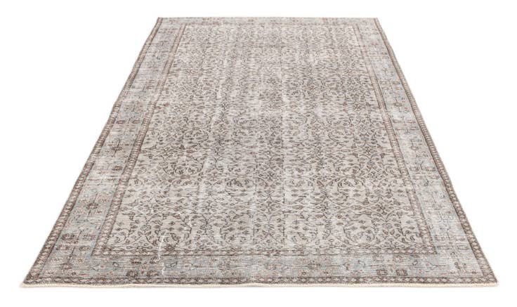 Detail image of 5' 6 x 9' 3 Ultra Vintage Wool Rug