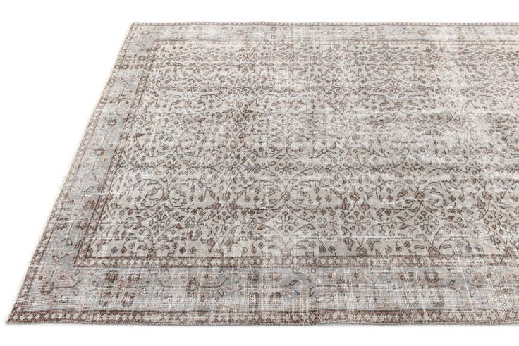 Detail image of 5' 6 x 9' 3 Ultra Vintage Wool Rug