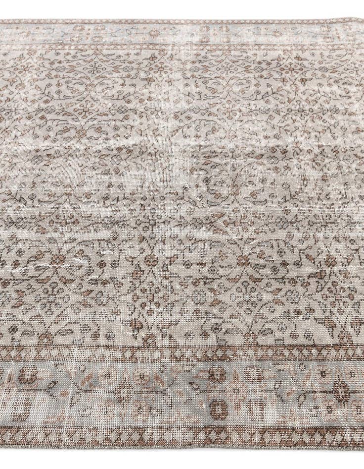 Detail image of 5' 6 x 9' 3 Ultra Vintage Wool Rug