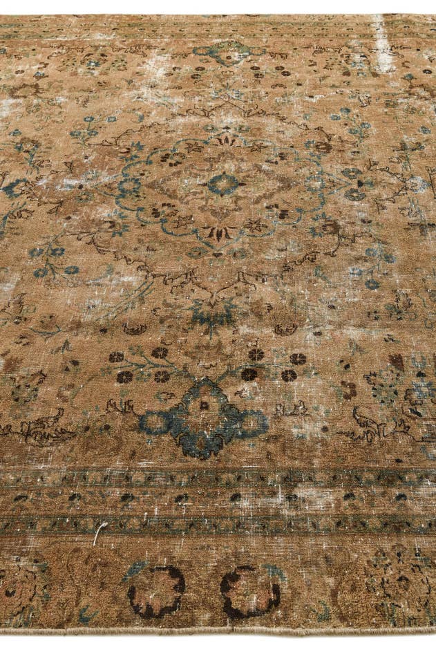 Detail image of 8' x 12' 8 Hand Knotted Ultra Vintage Persian Wool Rug