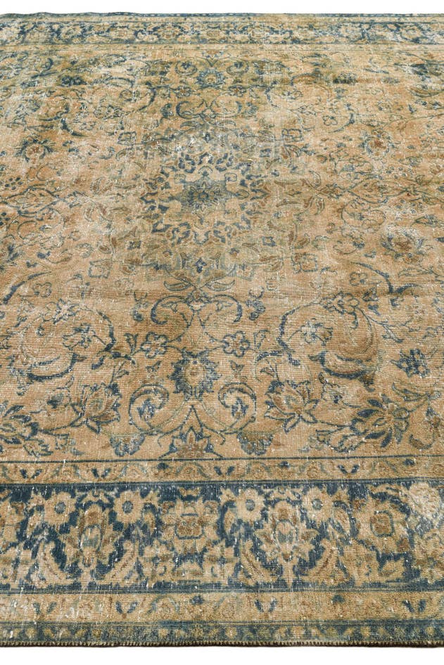 Detail image of 8' 6 x 11' 9 Hand Knotted Ultra Vintage Persian Wool Rug