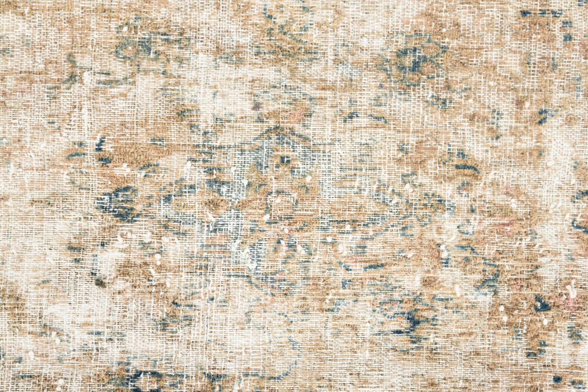 5' 5 x 9' 6 Hand Knotted Ultra Vintage Persian Wool Rug