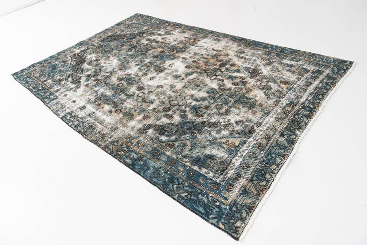 Detail image of 6' x 9' Hand Knotted Ultra Vintage Persian Wool Rug