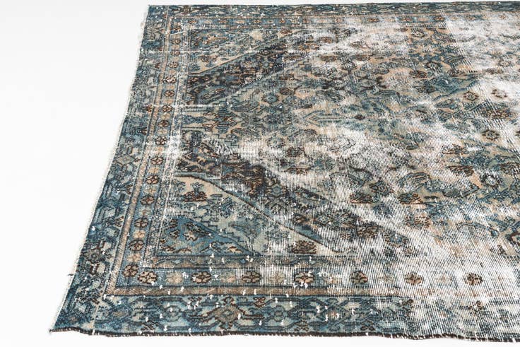 Detail image of 6' x 9' Hand Knotted Ultra Vintage Persian Wool Rug