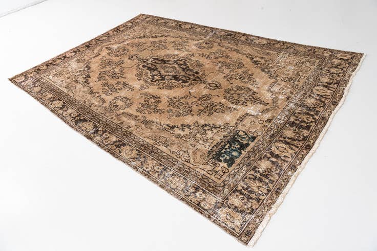 Detail image of 6' 8 x 9' 7 Hand Knotted Ultra Vintage Persian Wool Rug