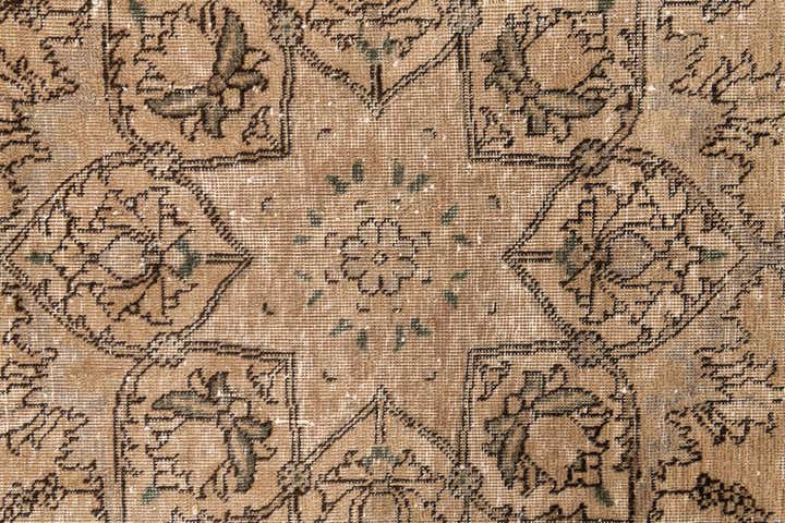 4' 9 x 8' Hand Knotted Ultra Vintage Persian Wool Rug