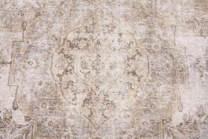 5' 1 x 8' 8 Hand Knotted Ultra Vintage Persian Wool Rug