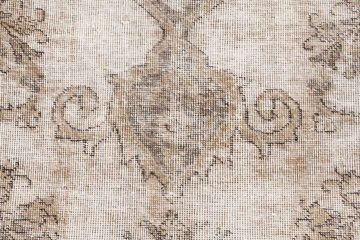 5' 1 x 8' 8 Hand Knotted Ultra Vintage Persian Wool Rug