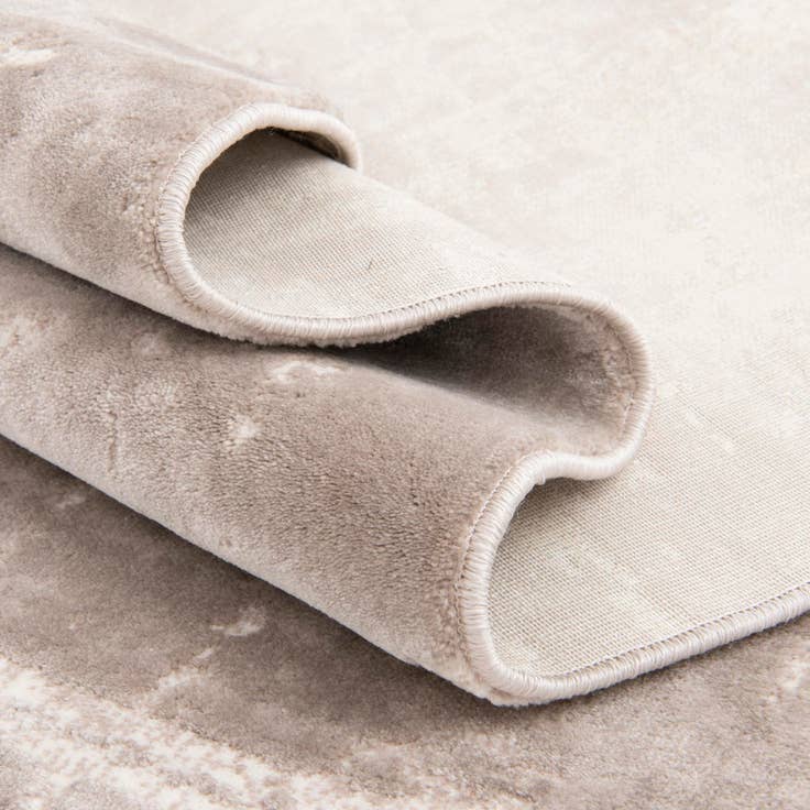 Detail image of 8' x 10' Uptown Lexington Avenue Rug