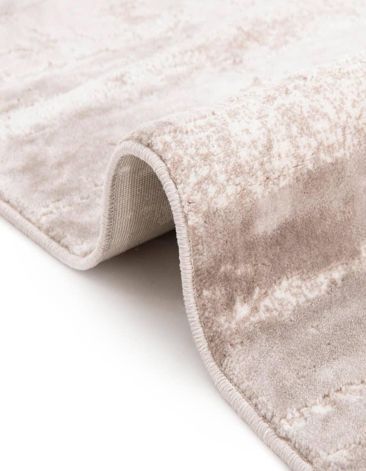 Detail image of 2' x 3' Uptown Lexington Avenue Rug