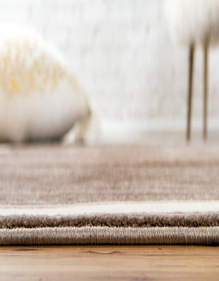 Detail image of Jill Zarin 5' x 8' Uptown Rug