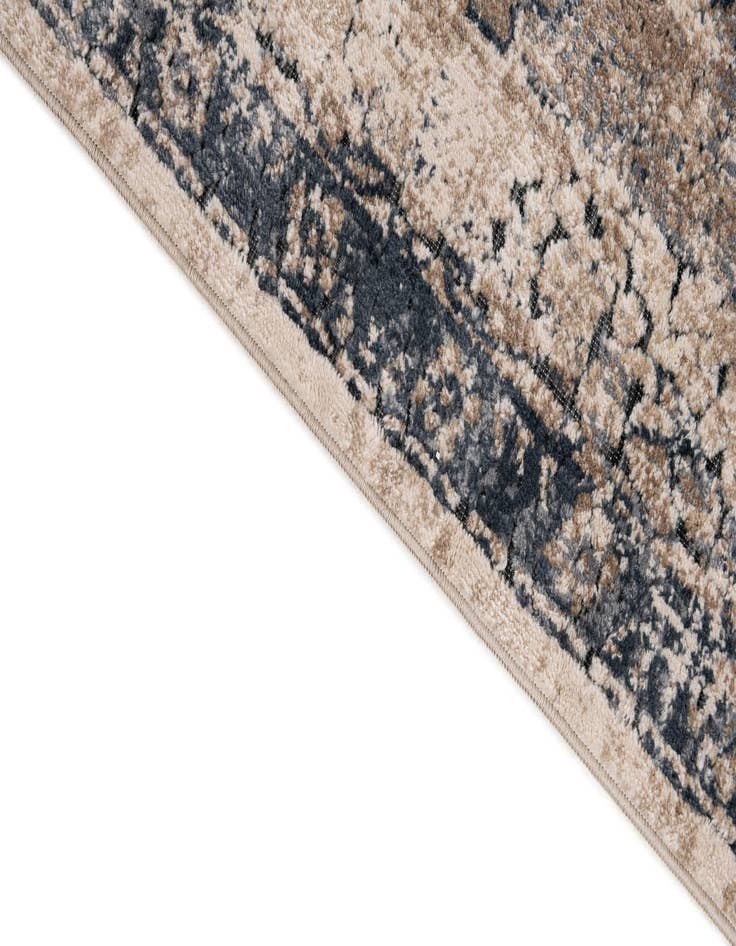 Detail image of 5' x 7' 8 Villa Rug